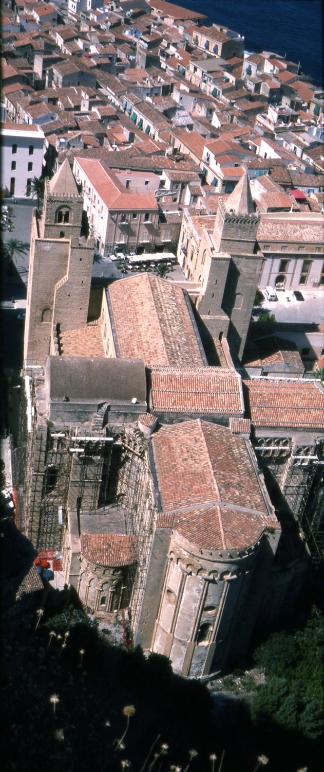 Bird's-eye view, overall view from above, looking to west