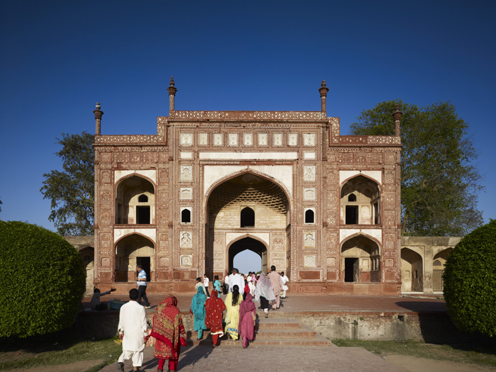 Entrance pavilion to the Farah Bakhsh garden and Jahangir’s Mausoleum