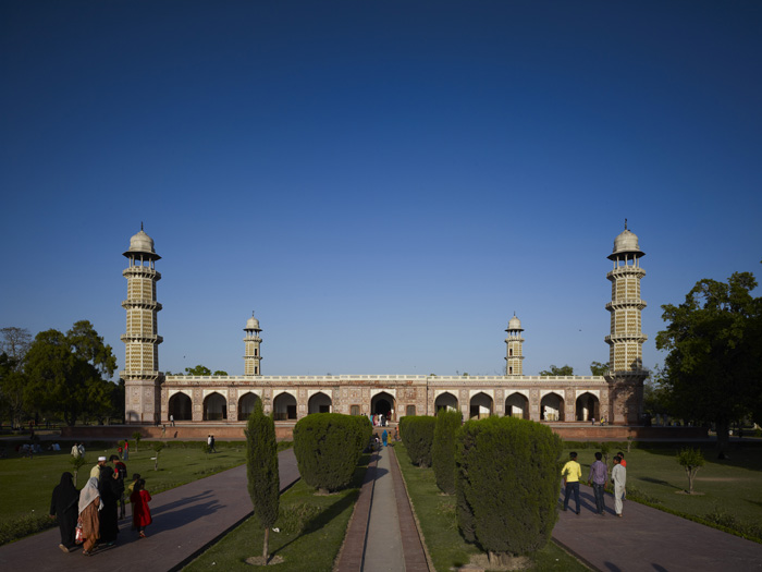 Main approach to Jahangir’s Mausoleum