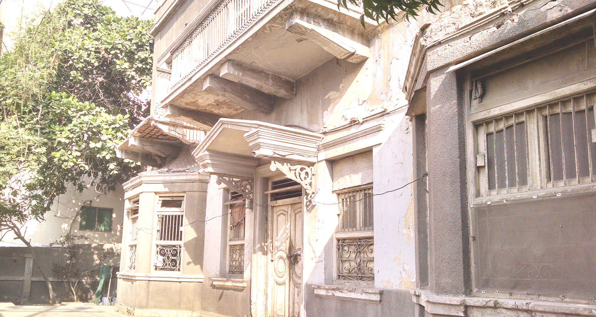 <p>View of the main entrance before restoration</p>
