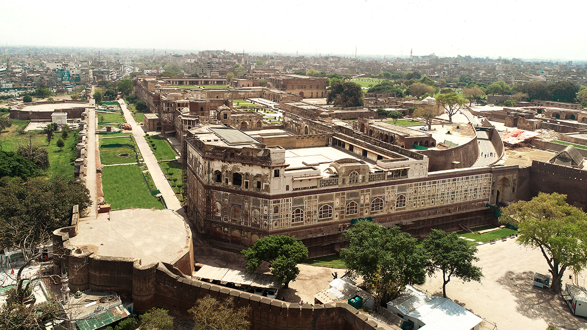 Picture Wall Conservation - Restored western facade of Picture Wall in the context of Lahore Fort