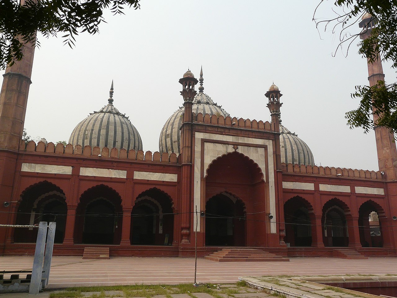Zeenat-ul Mosque
