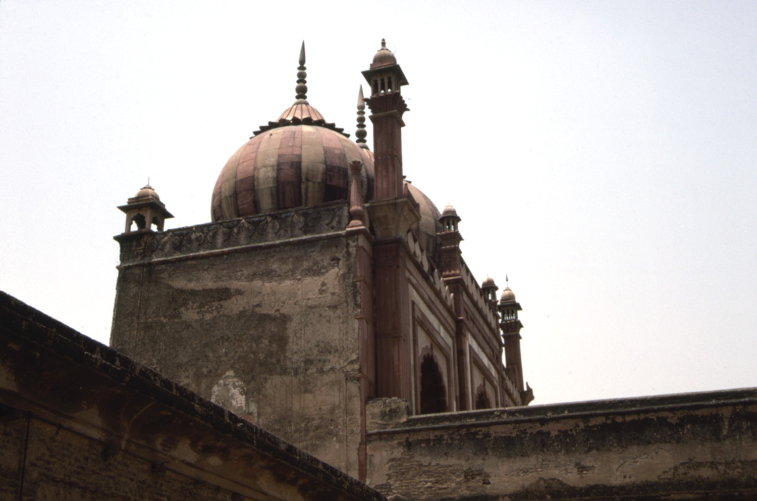 Tomb complex mosque, side view from northeast