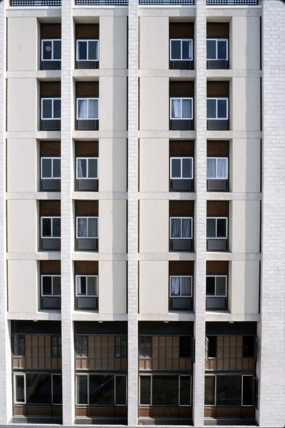 Al Baharna Hotel - <p>Partial view of facade</p>