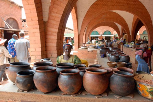 Central Market - The choice of the structural system of dome-shaped roofs was dictated by the need for longer spans to accommodate the use of tables and stools in the stalls and allow free and easy circulation.