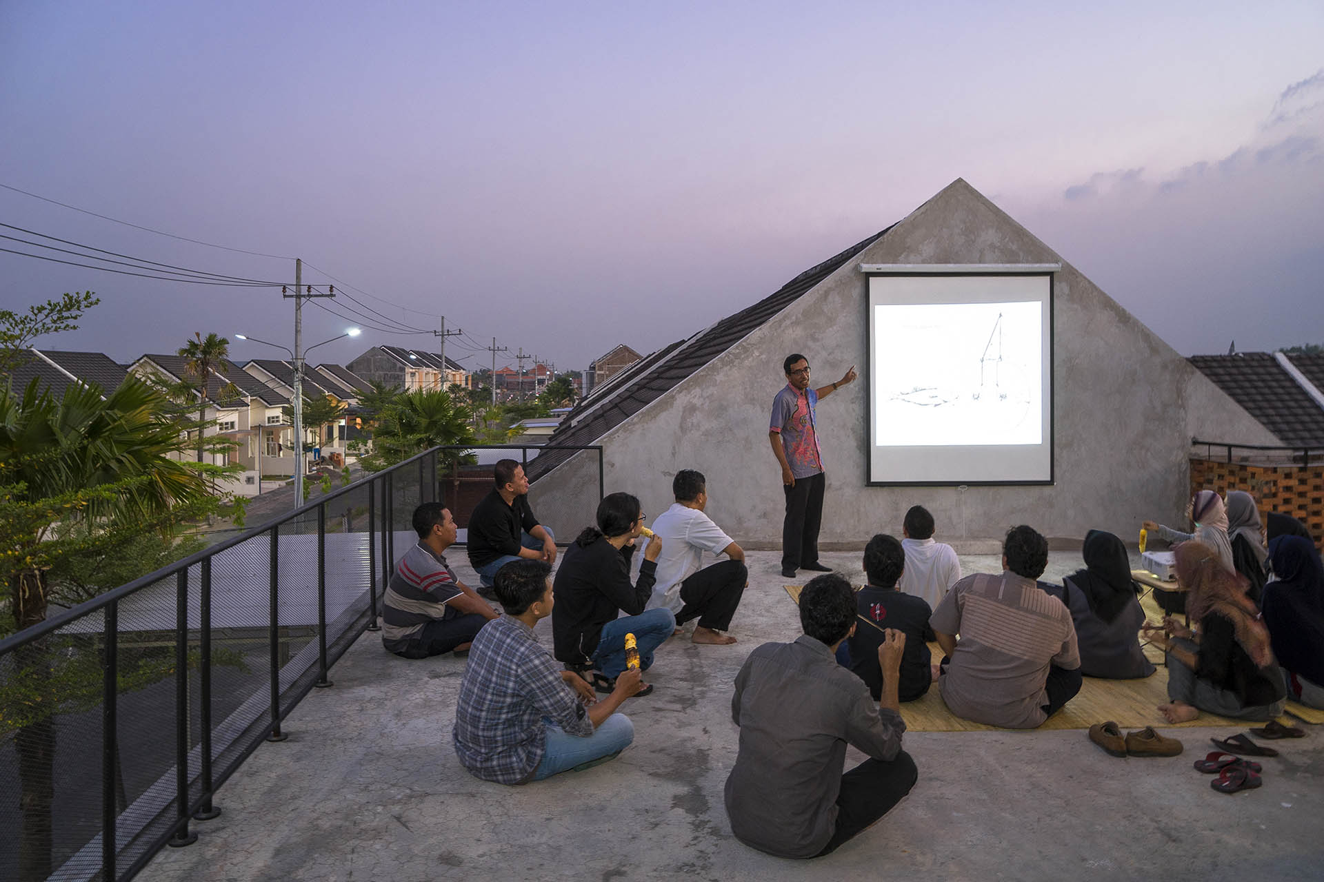<p>Sharing-event in roof top</p>