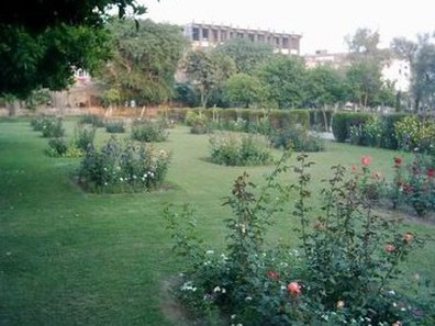 Mughal Gardens: MEGT