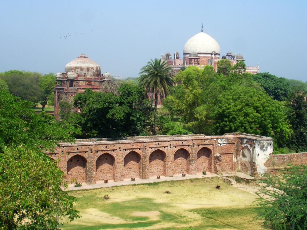 General view of enclosure and tomb complex