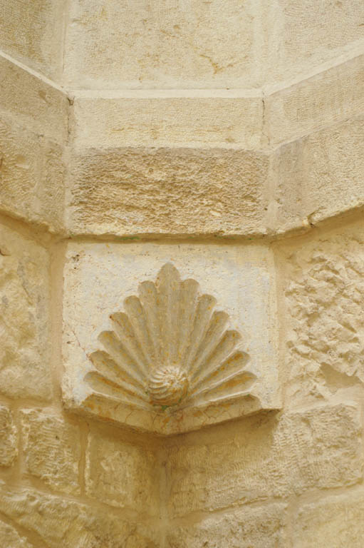 <p>Carved stone corner detail</p>