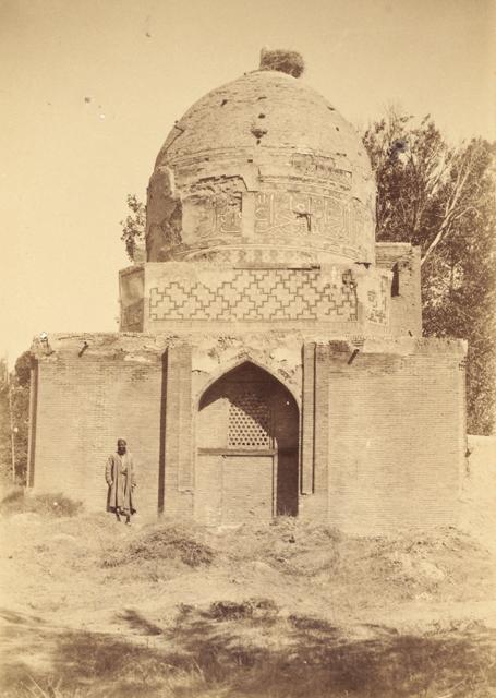 Khanqah-i 'Abdi Birun - Exterior view of a side elevation with an arched entrance prior to restoration
