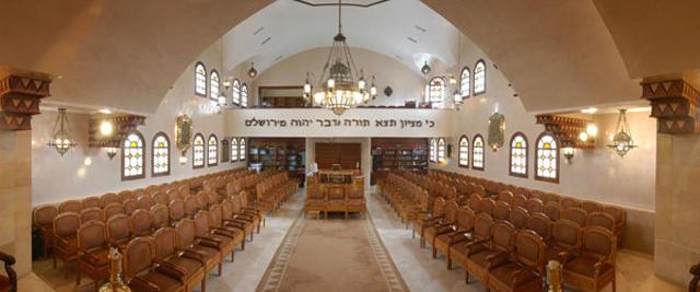 Anfa Synagogue - View of mezzanine from tabernacle