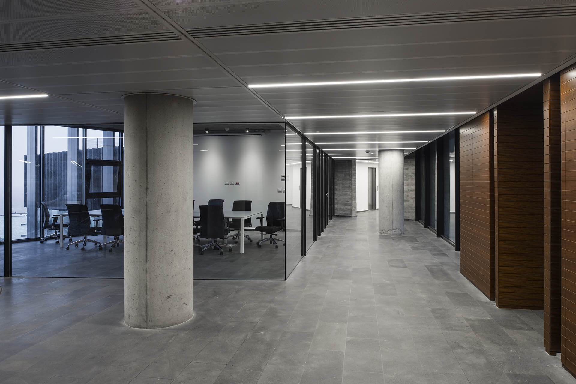 <p>Internal shot of offices &amp; meeting rooms</p>