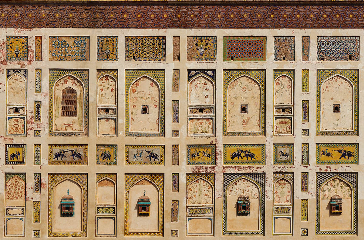 Picture Wall Conservation - Western fa<span style="font-weight: bold; color: rgb(106, 106, 106); font-family: arial, sans-serif;">ç</span>ade conserved panels