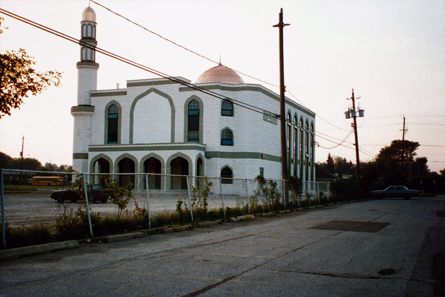 View to the northwest corner of the mosque, with the entrance to the new section of the mosque