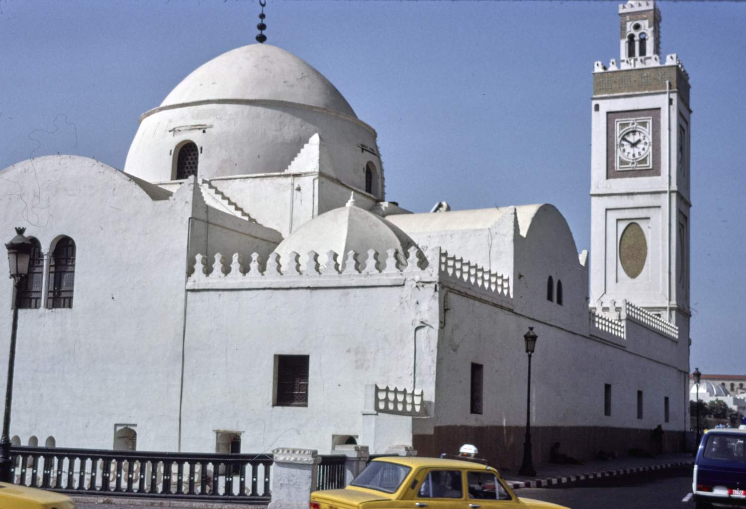 View of mosque from Place des Martyrs