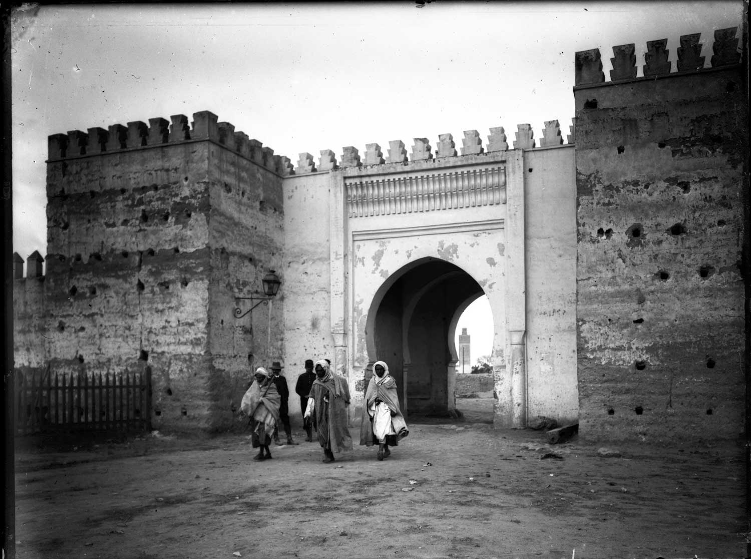 Bab Sidi Abd el Ouahab - Exterior view of a city gate