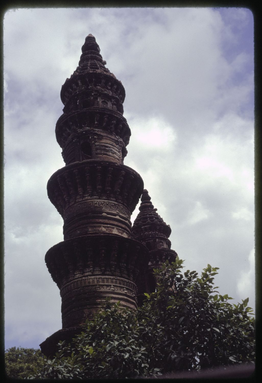 Side view of minarets.&nbsp;