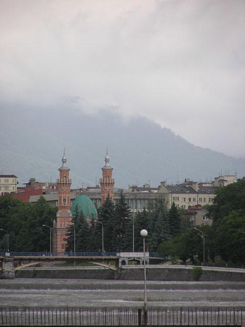 General view from north, showing the mosque in its urban context