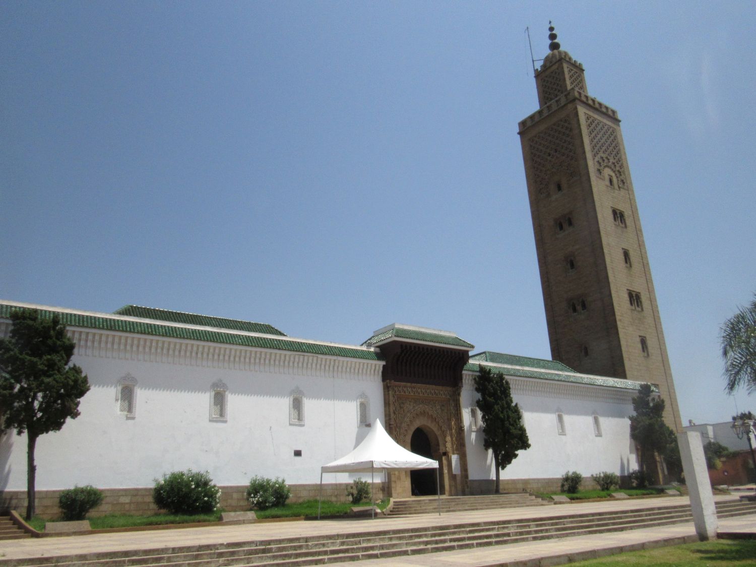 Exterior view, moque exterior, entranceway and minaret.