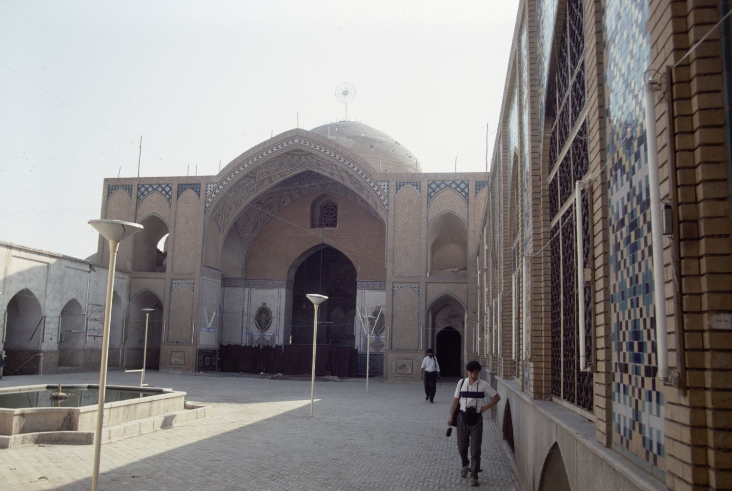 Masjid-i Jami' (Kashan) - Courtyard: view toward qibla iwan (southwest).