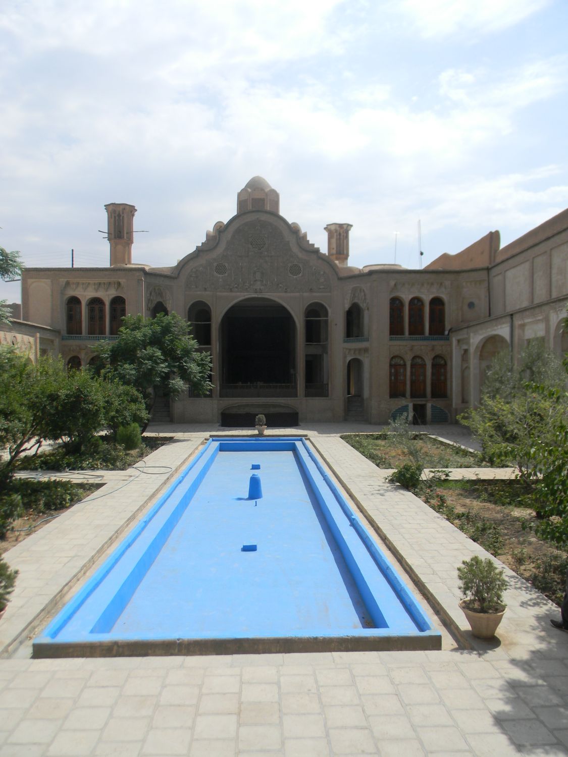 Khanah-i Burujirdi - Central courtyard.