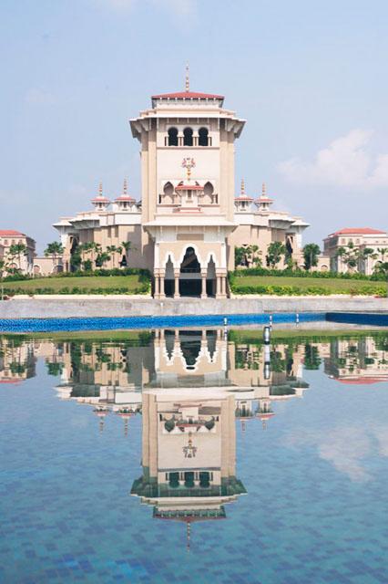 Dewan Negeri Johor - Dewan Negeri Johor reflected on the the Dataran Mahkota pool