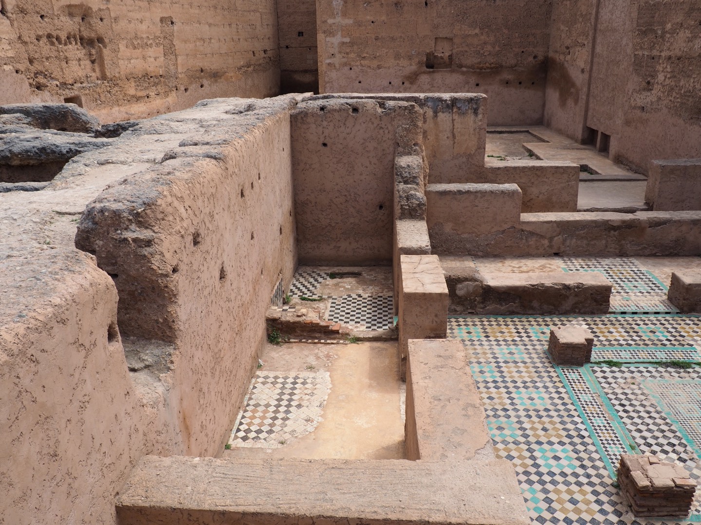 <p>View of floor tiles and foundations</p>
