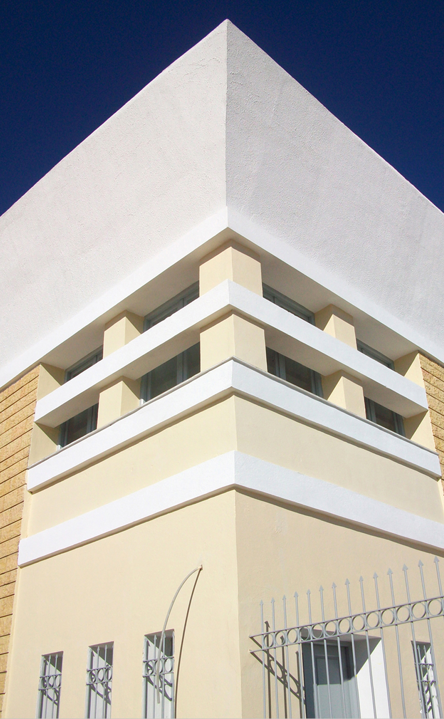Departement facade, corner view 