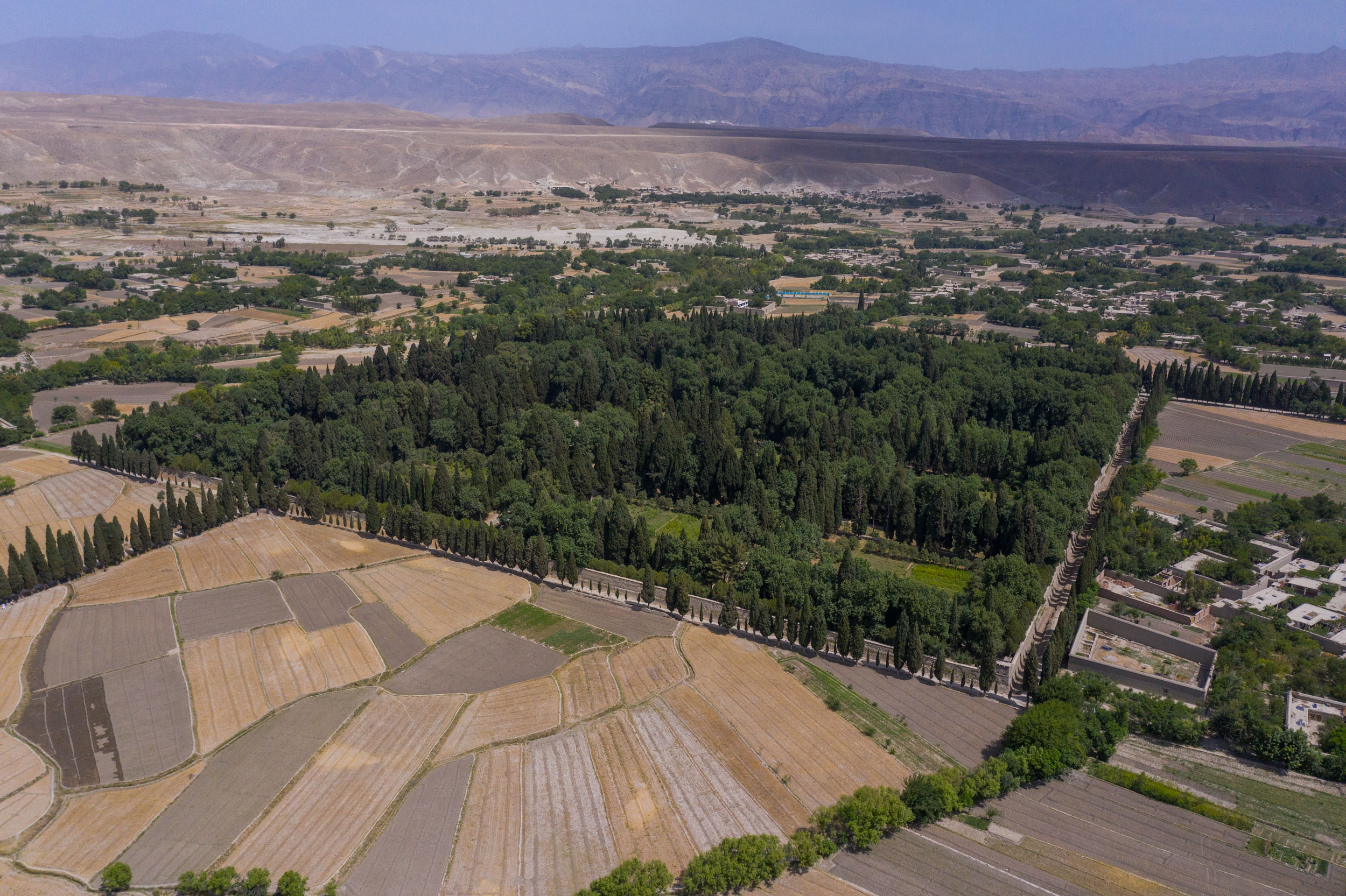 <p>Drone capture showing the garden and surrounding agricultural fields</p>