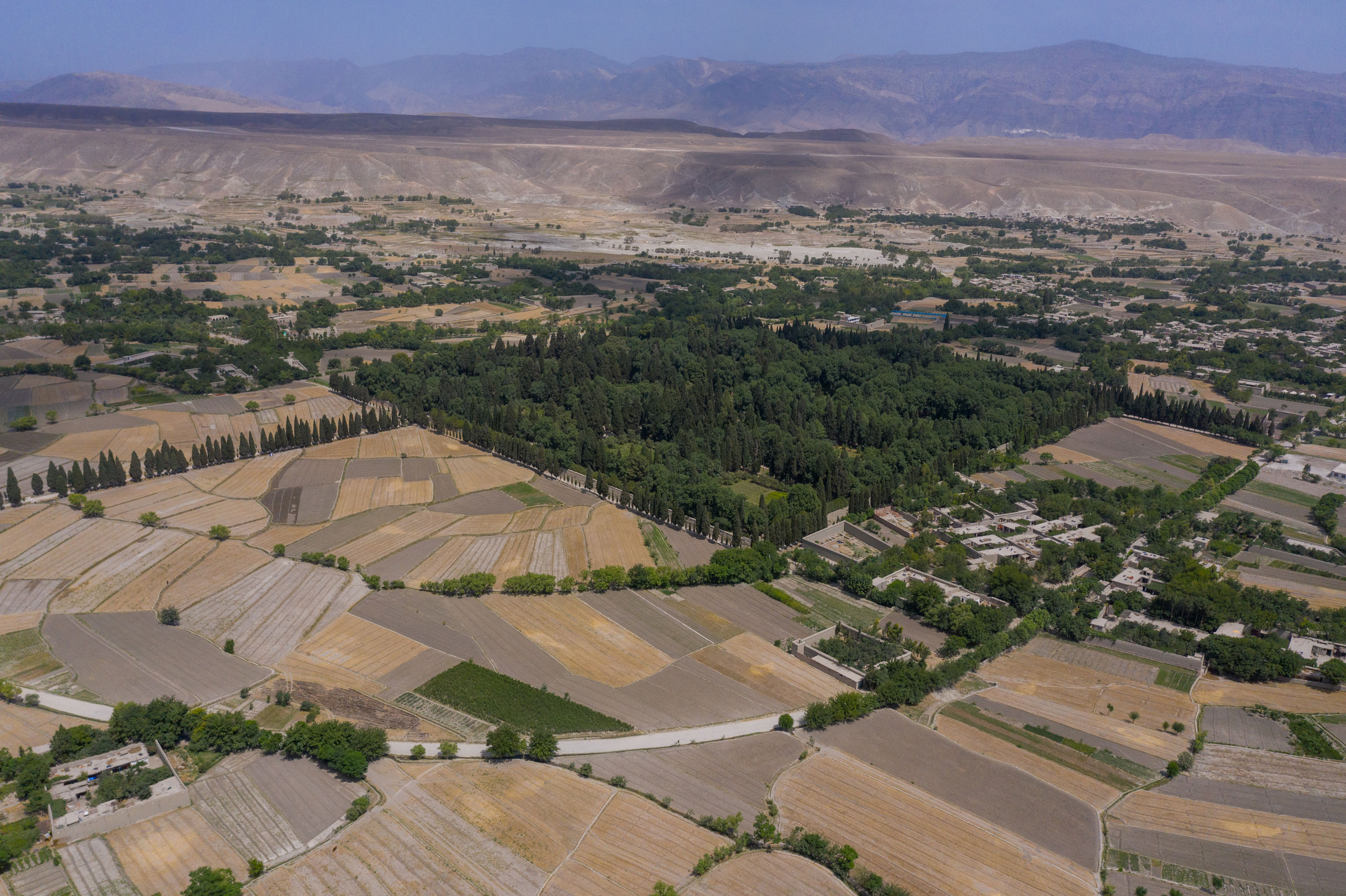 <p>Drone capture showing the garden and surrounding agricultural fields</p>