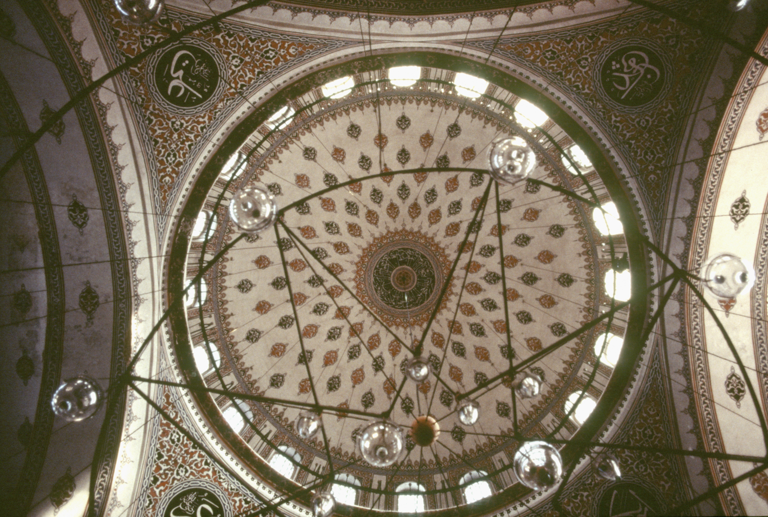 Zal Mahmud Paşa Külliyesi - Interior view of dome