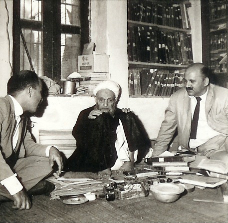 Mohamed Makiya - <p>With Shaykh Aga Buzurg Tehrani</p>