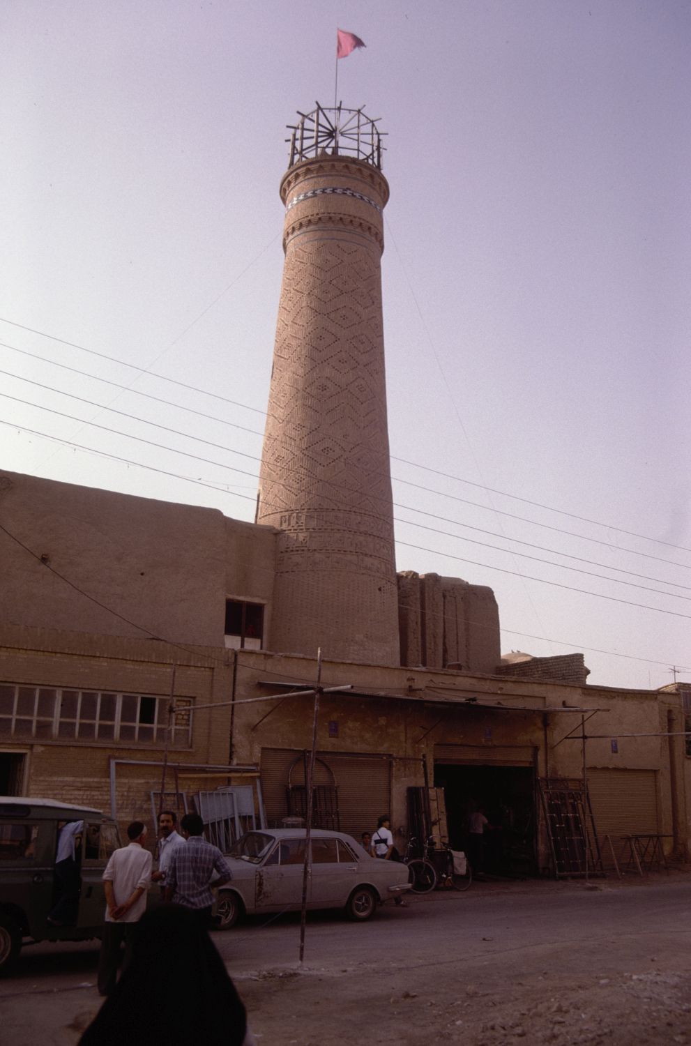 Masjid-i Jami' (Kashan) - View of minaret from street.