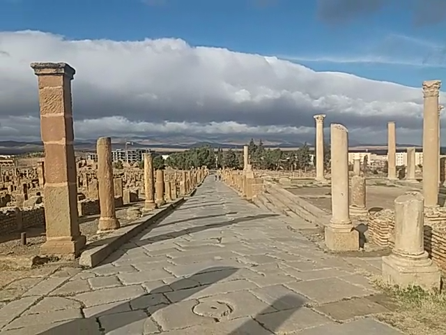 <p>A 23 seconds video of the Roman city of Timgad showing ruins on the both side of the Cardo</p>