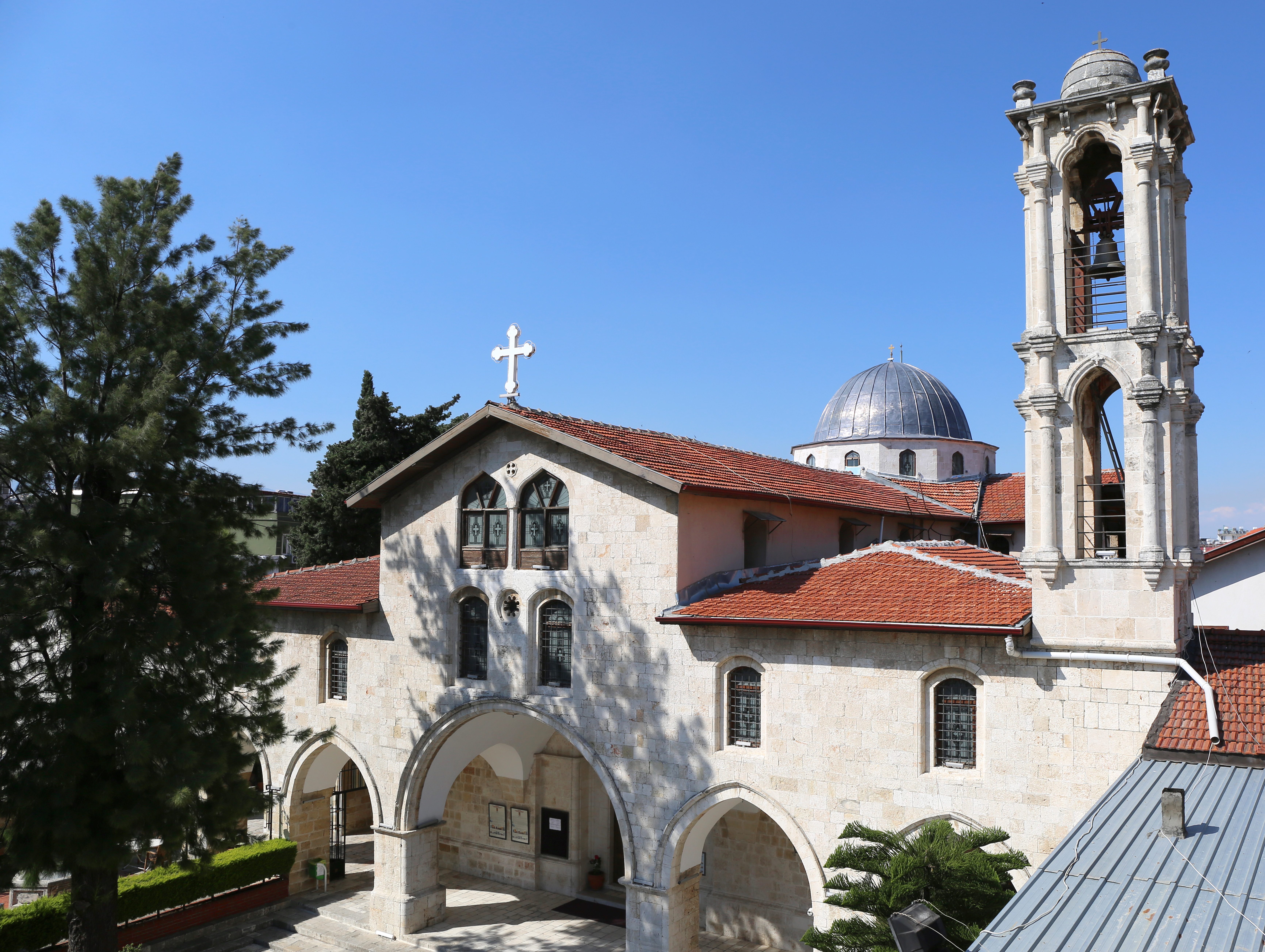 Greek Orthodox Church of Antakya - <p>View of the main entrance, bell tower and dome</p>