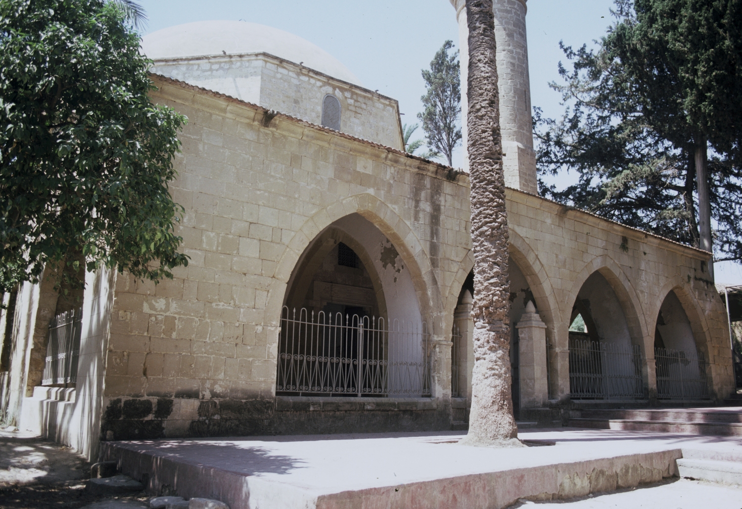 Mosque entrance portico, north side