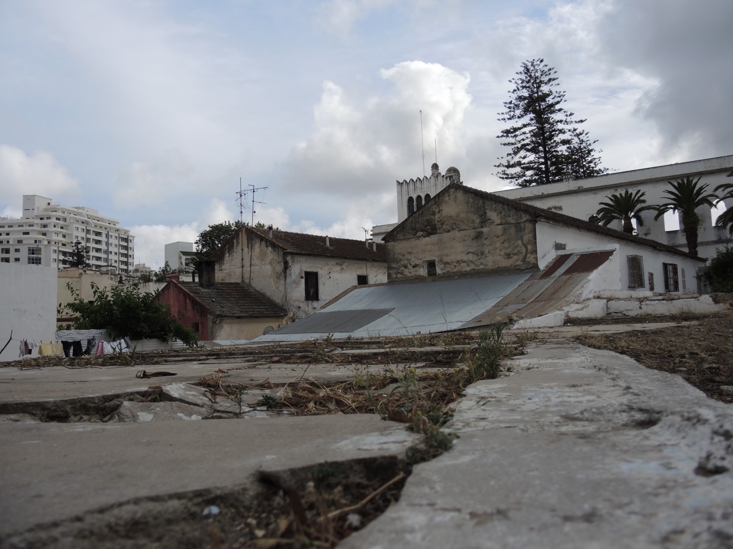 <p>View from Avenue Hassan II across an abandoned lot</p>