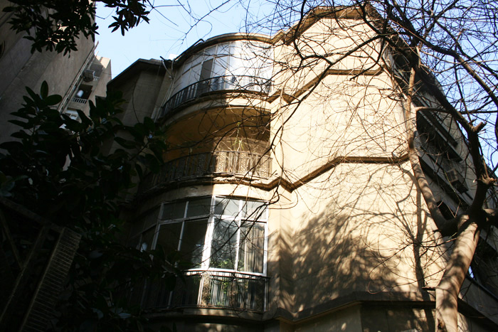 View of the rear facade with curving forms
