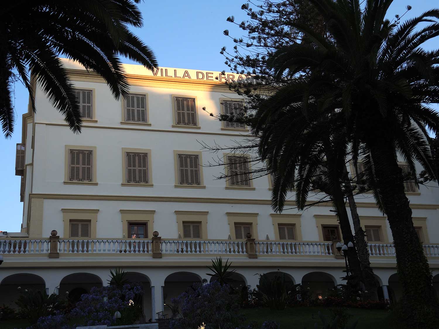 Grand Hotel Villa de France - Exterior view of the entrance facade