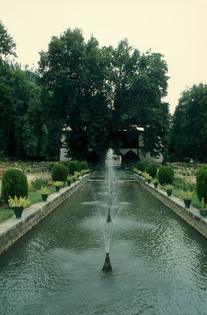 General view looking south on the second terrace showing the fountains on the axial water stream. A two-story <i>baradari</i> (pavilion) is visible in the background