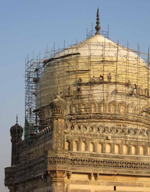 Conservation work on the dome of Mohammad Quli Qutb Shah’s Tomb