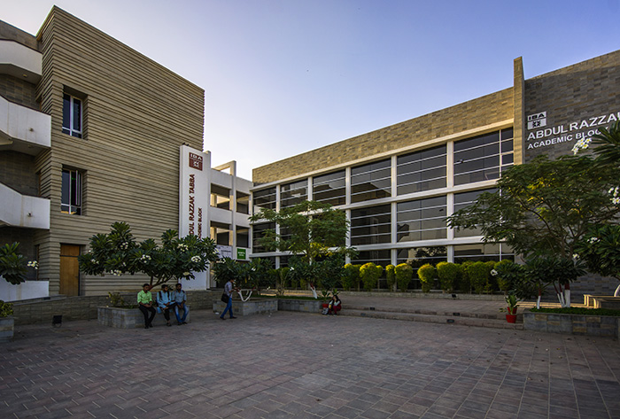 Abdul Razzak Tabba Academic Block - Courtyard view 