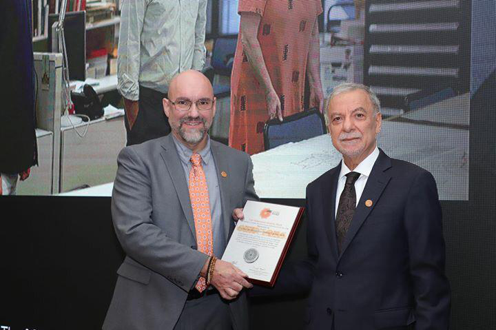 <p>Michael A. Toler and Akram Ogaily after Ogaily presented the Aga Khan Documentation Center at MIT with the Tamayouz Mohamed Makiya Prize for Middle Eastern Architectural Personality of the Year.</p>