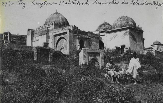 Bab Fetouh Cemetery - General view of mausoleums of the Seb'aton Rijal in Bab al-Fetouh cemetery / "Fez, Cimetiére Bab Fétouh Mausolées des Sébaaton Ridjal