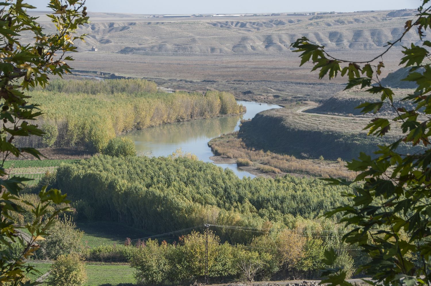 View of River Tigris and surrounding landscape from Gazi Köşkü.<p class="MsoNormal"><o:p></o:p></p>