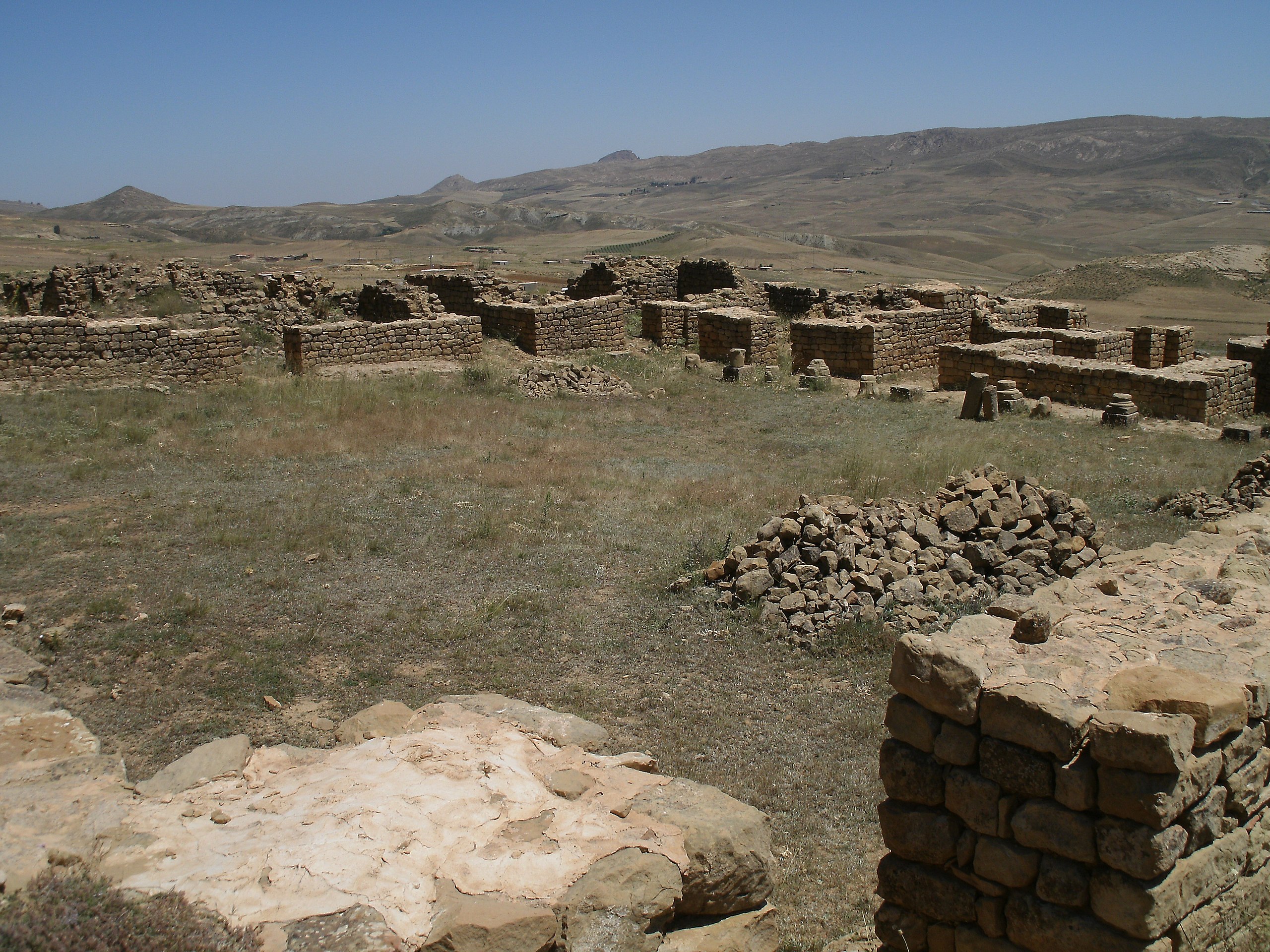 <p>View of the courtyard ruins</p>