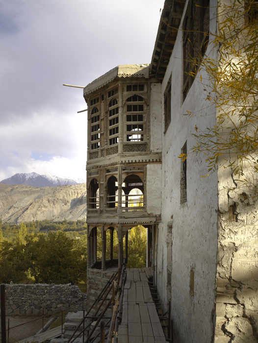 Khaplu Palace Restoration - Wooden projecting rooms on the north façade