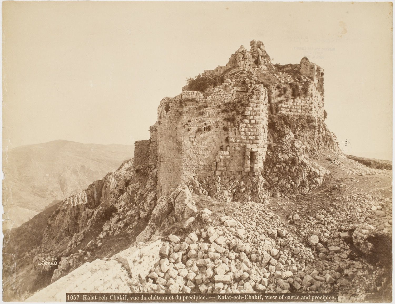 Exterior view of the castle and the precipice 