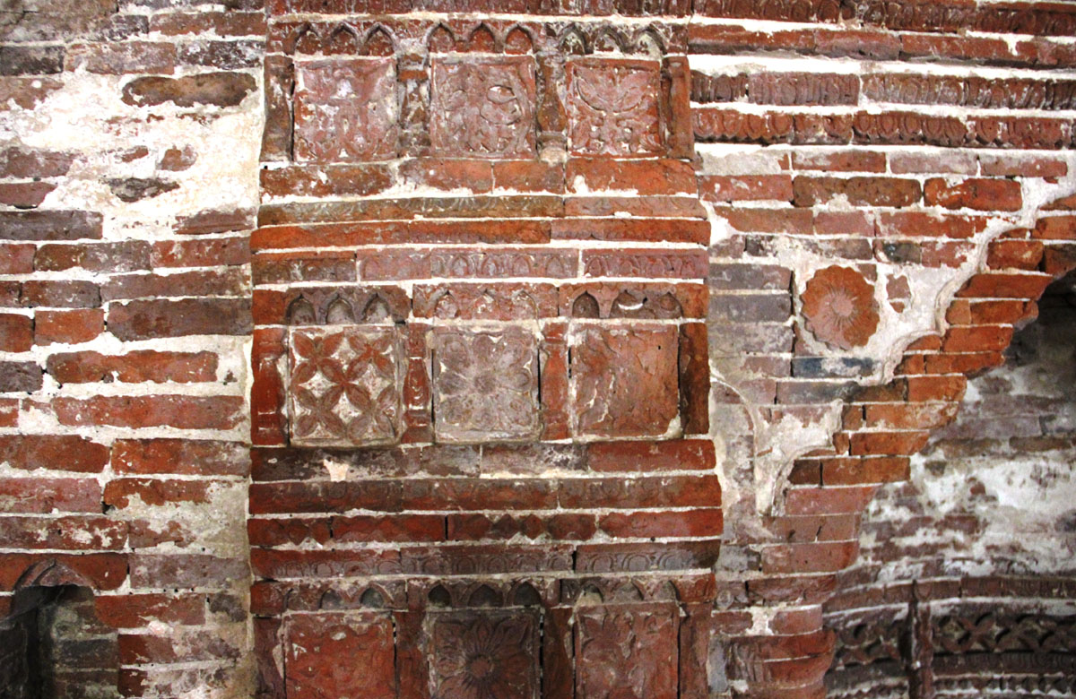 Terracota motif of central mihrab
