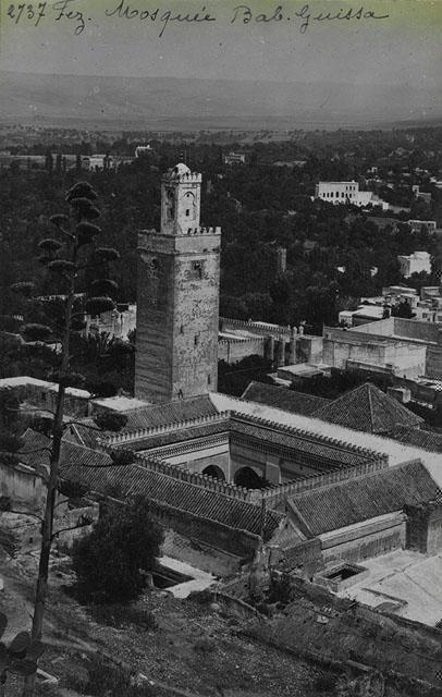 Bab Guissa Mosque and Madrasa - General view overlooking Bab Guissa Mosque / "Fez, Mosqueé Bab-Guissa"